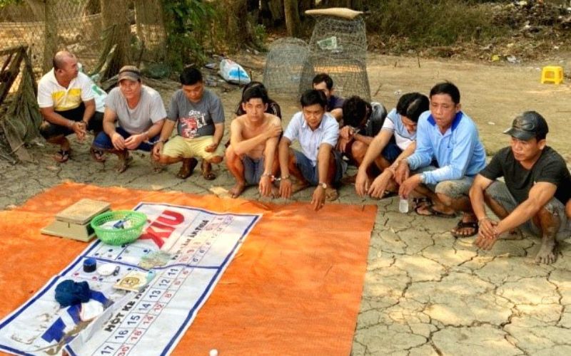 Chơi tài xỉu có bị công an bắt phạt tiền không?